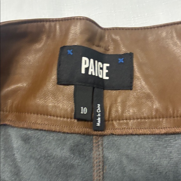 PAIGE Brown faux leather shorts SZ 10 high-rise fit pleated front pockets casual - Picture 4 of 15
